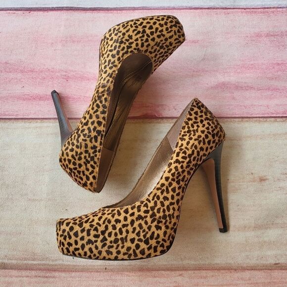 BCBG Generation Dalmation Haircalf Parade Stiletto Heel Pumps Women's size 8M - Picture 3 of 10